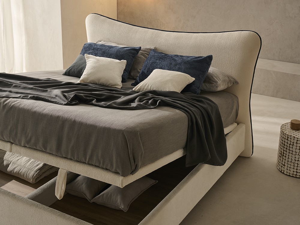 Práctico arcón con canapé elevable Stone con gran capacidad de almacenaje.