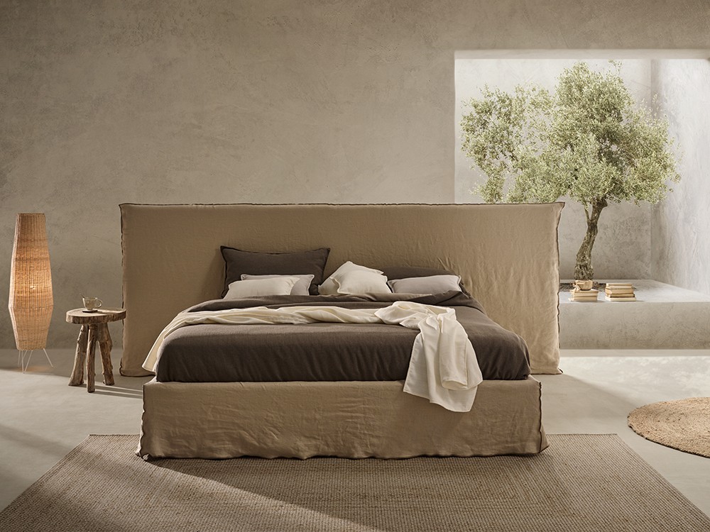 Estructura de cama con arcón, tapizada en tejido lino desenfundable H2O de Acana