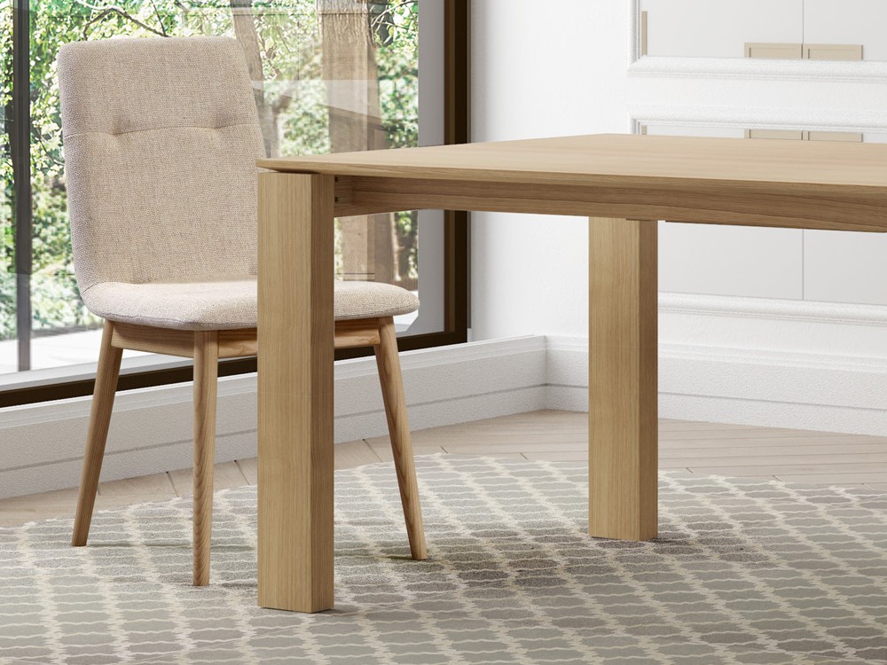 Detalle de las patas de madera de la mesa extensible de comedor Pure Tabula