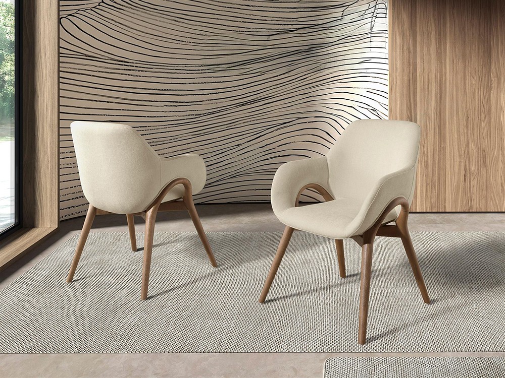 Silla de comedor tapizada en tejido Beige con estructura de madera teñida en tono nogal. 4197 Ángel Cerdá
