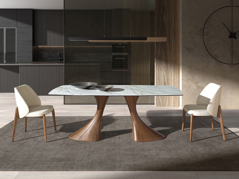 Líneas elegantes y vanguardistas para a silla de comedor tapizada en polipiel 4207 de Ángel Cerdá