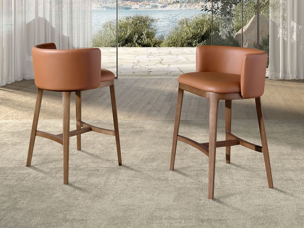 Diseño vanguardista para tu cocina con el taburete tapizado en polipiel 4158 de Ángel Cerdá