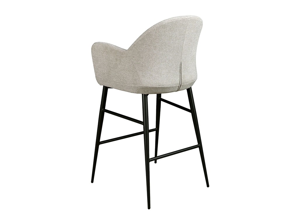 Asiento acogedor de líneas redondeadas tapizado en tejido gris claro 4174 de Ángel Cerdá