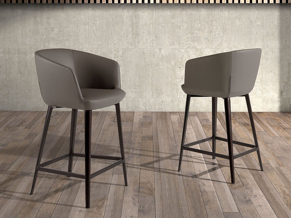Diseño vanguardista para tu cocina con los taburetes altos 4134 de Ángel Cerdá