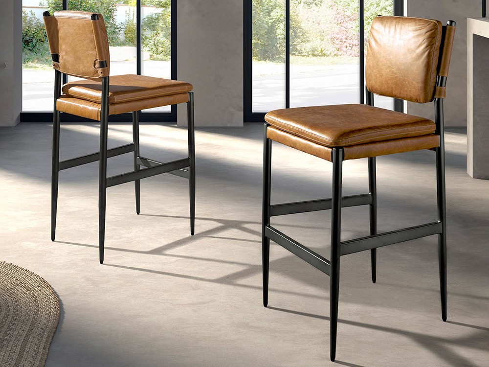 Tapizado en piel natural de vacuno en color marrón, taburete alto 4167 de Ángel Cerdá