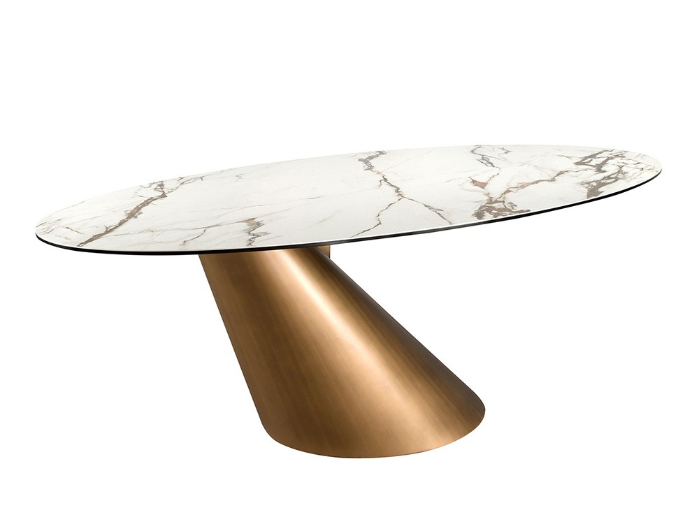 Combina un elegante sobre porcelánico con la original base en acero bronce, mesa 1160 Ángel Cerdá