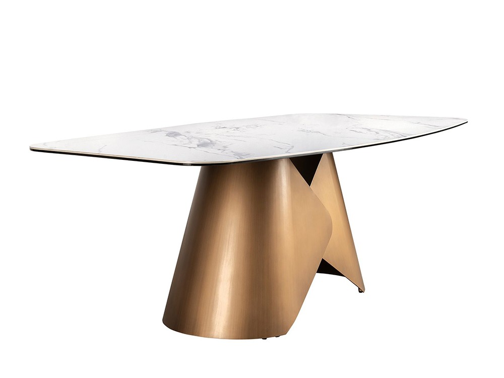 Con sobre silueta barril en porcelánico blanco con vetas grises y marrones, mesa 1172 de Ángel Cerdá