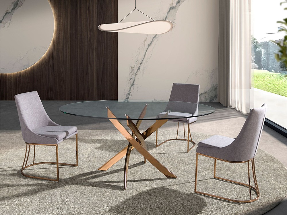 Combina la mesa 1169 redonda con otras piezas de la colección de comedor de Ángel Cerdá