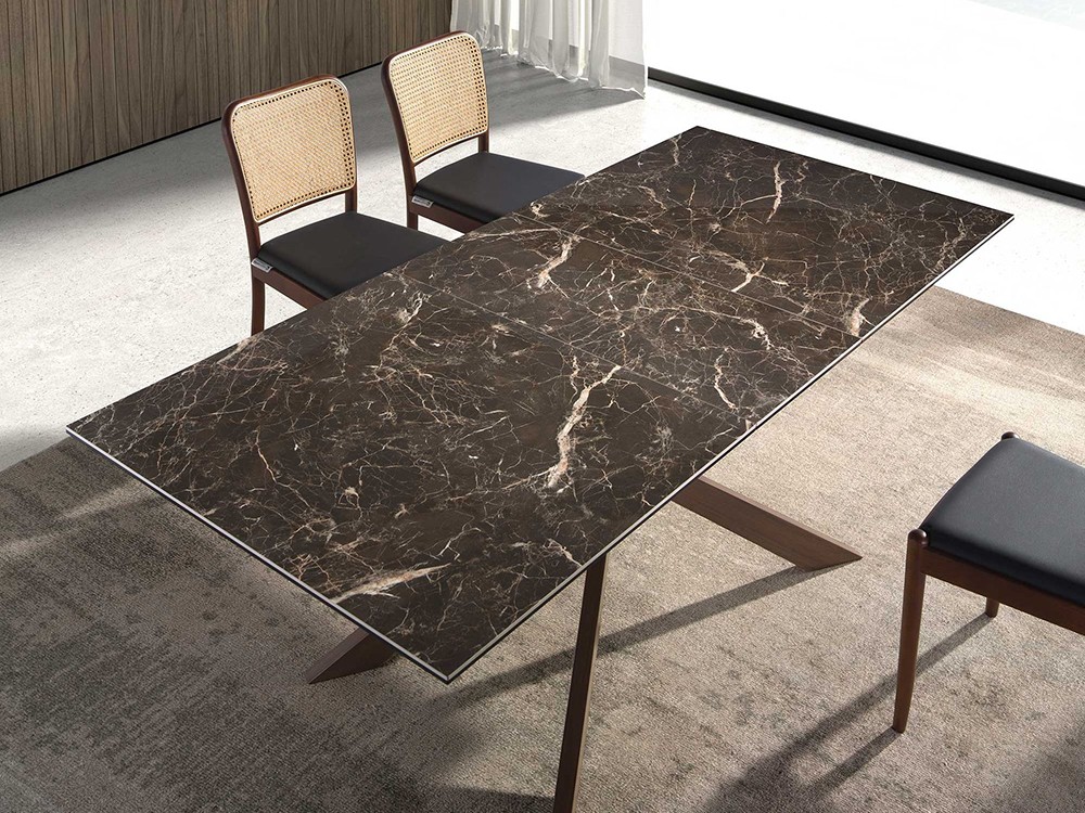 Combina con otras piezas de la colección de comedor de Ángel Cerdá la mesa 1121