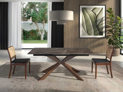 Mesa de comedor con dos extensiones, sobre porcelánico y base de acero 1121 de Ángel Cerda