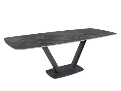Sobre porcelánico negro con veta gris en acabado mate con dos extensiones, mesa 1132