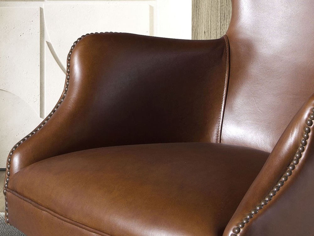 Detalle del tapizado en piel natural de la silla 4166 de Ángel Cerdá