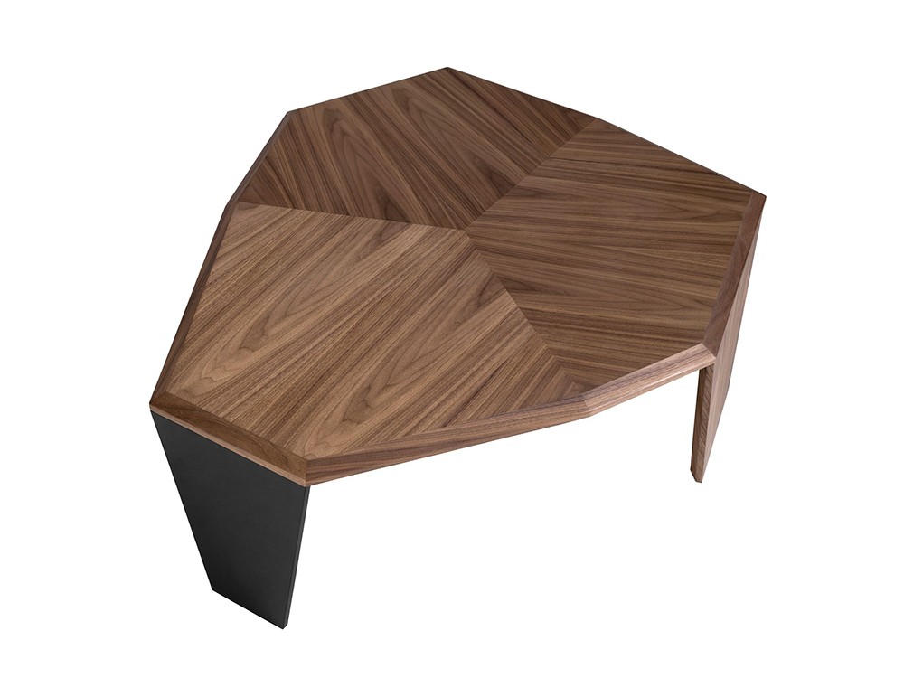 Sobre con chapa natural de nogal a tres aguas, mesa de centro 2136 de Ángel Cerdá