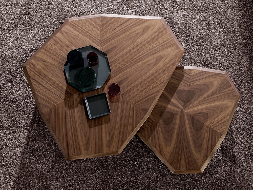 Mesa de centro con sobre en chapa nogal natural combinado con pvc negro 2136 de Ángel Cerdá