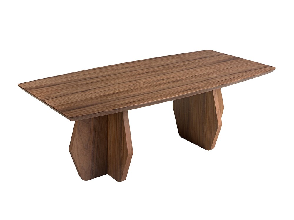 Sus originales patas marcan el estilo de la mesa 2142 para salón de Ángel Cerdá