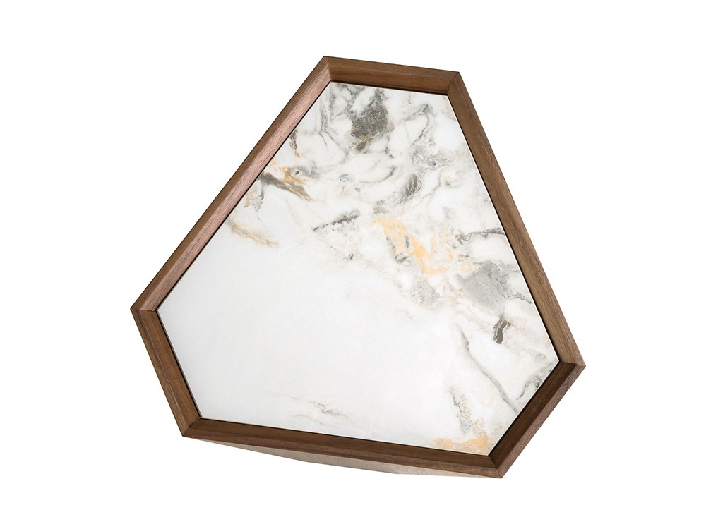 Sobre porcelánico en color blanco con vetas grises y marrones, mesa auxiliar 2134 de Ángel Cerdá