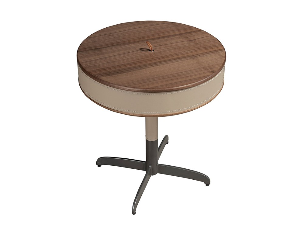 Mesa auxiliar con sobre en chapa natural de nogal de Ángel Cerdá 2156