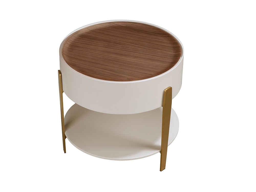 El sobre es de chapa natural de nogal. Mesa auxiliar 2150 de Ángel Cerdá