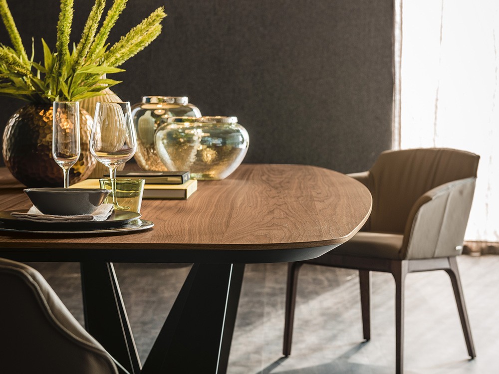 Detalle del sobre en chapa natural de madera de Cattelan