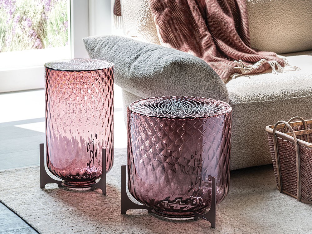 Mesa auxiliar Dodo de cristal color Melanzana de Cattelan