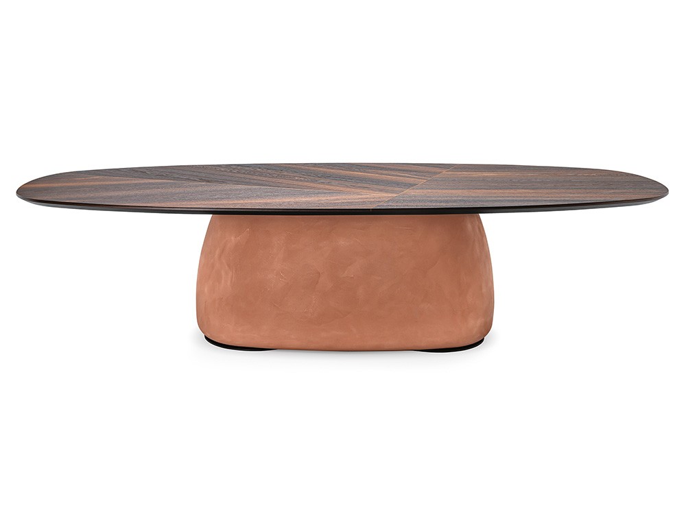 Mesa fija de comedor con sobre en chapa de madera y base en acabado arcilla espatulada Botero de Cattelan