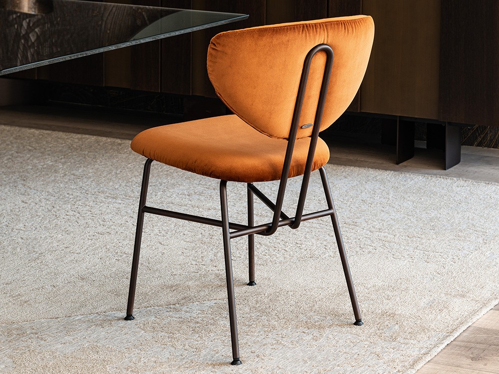 Combina la silla Chloe con otras piezas de Cattelan