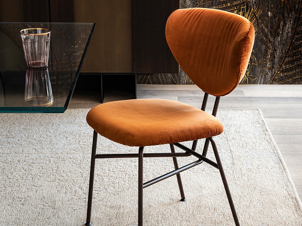 Puedes elegir entre los tapizados de la carta del fabricante o tela cliente, silla Chloe de Cattelan