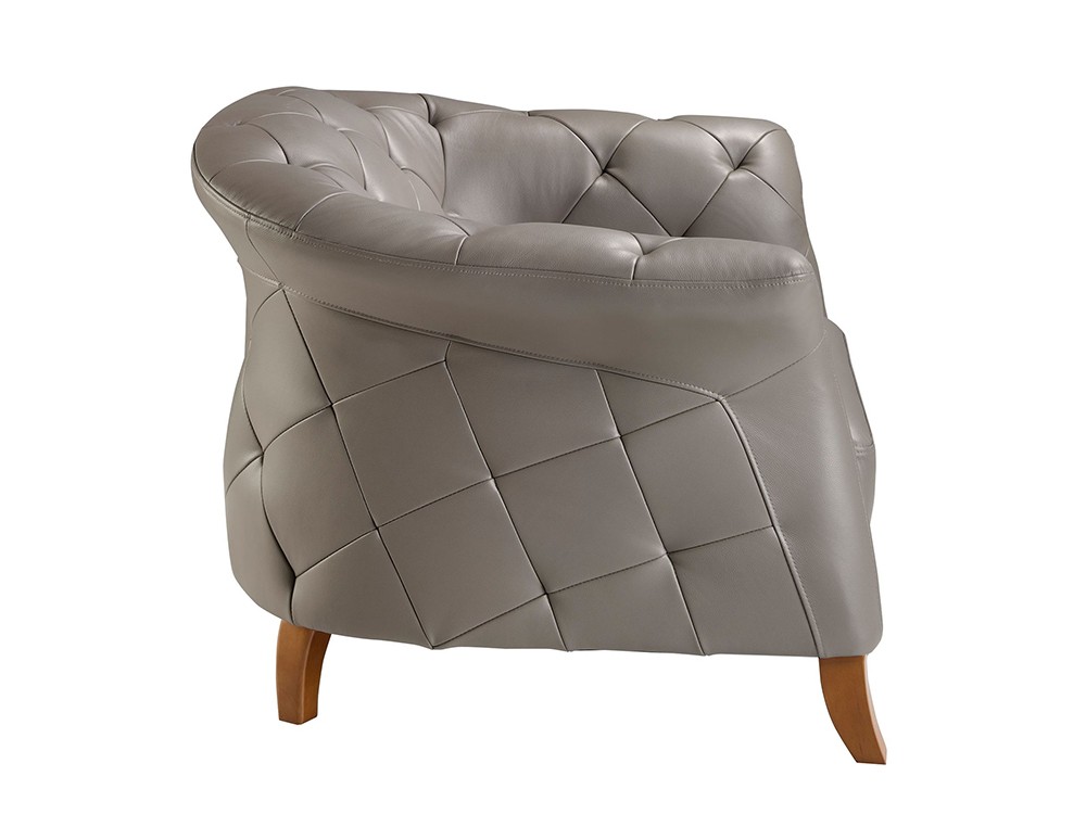 Sillón de diseño chester tapizado en piel natural con patas de madera maciza 5132  Ángel Cerdá