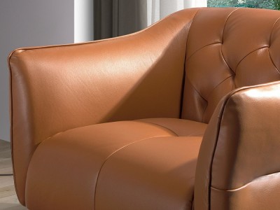 Detalle del tapizado en piel natural del sillón 5098 de Ángel Cerdá