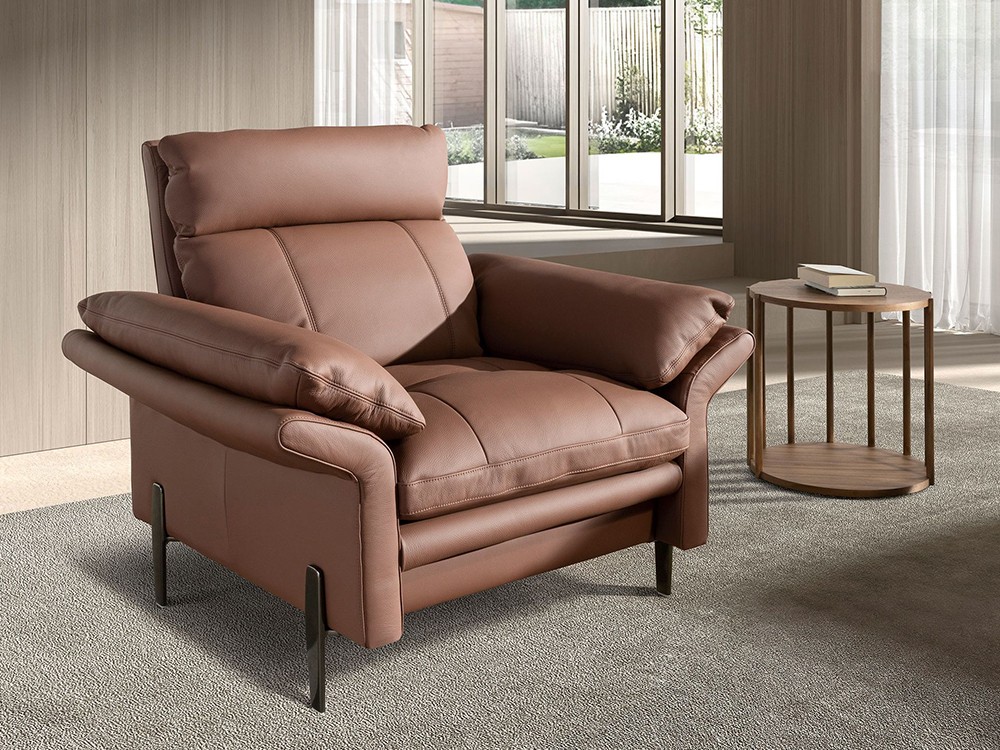 Sillón tapizado en piel 5173 de Ángel Cerdá