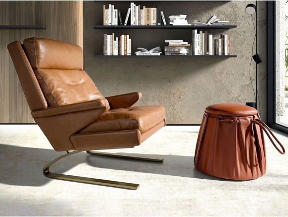 Sillón tapizado en piel natural 5157 de Ángel Cerdá
