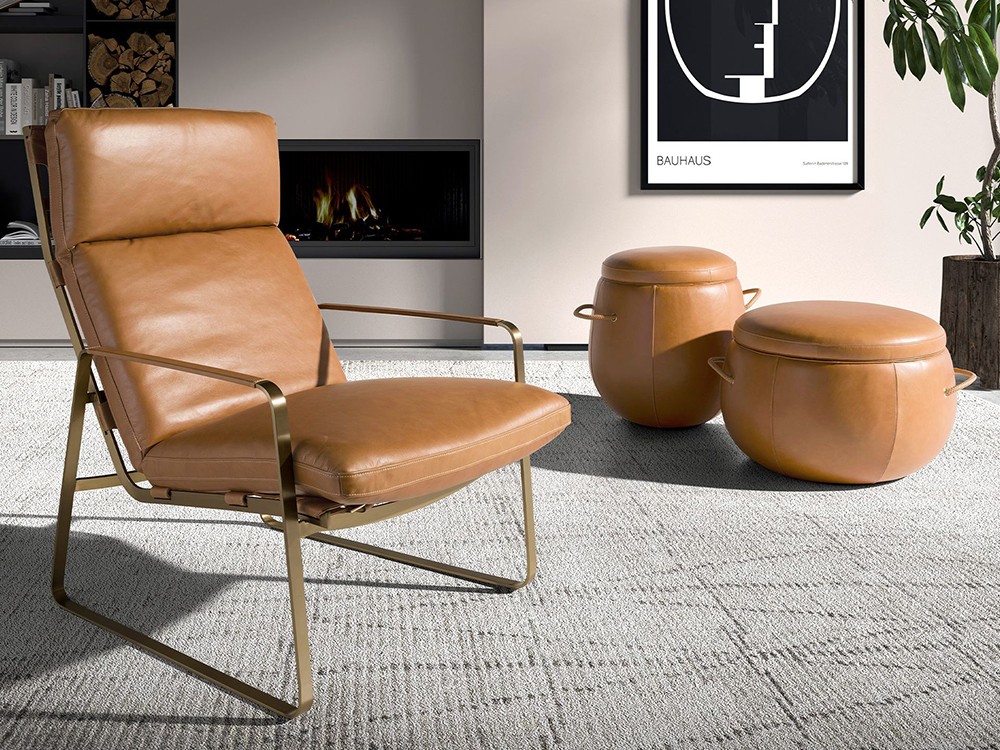 Sillón tapizado en piel natural 5170 de Ángel Cerdá