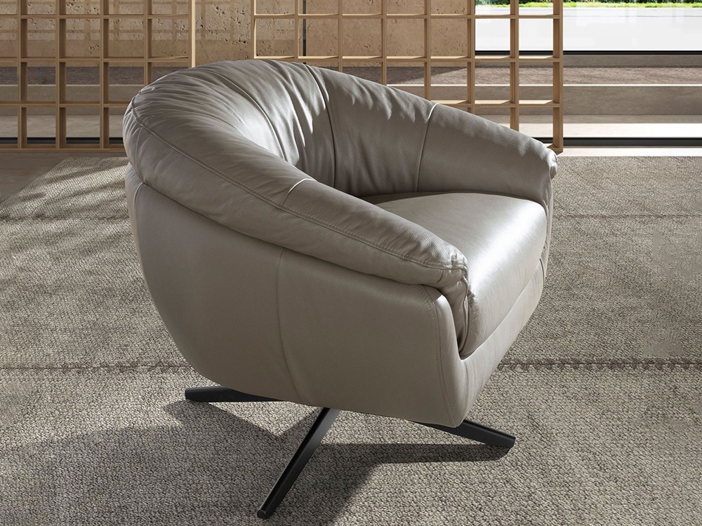 Sillón tapizado en piel natural 5138 de Ángel Cerdá