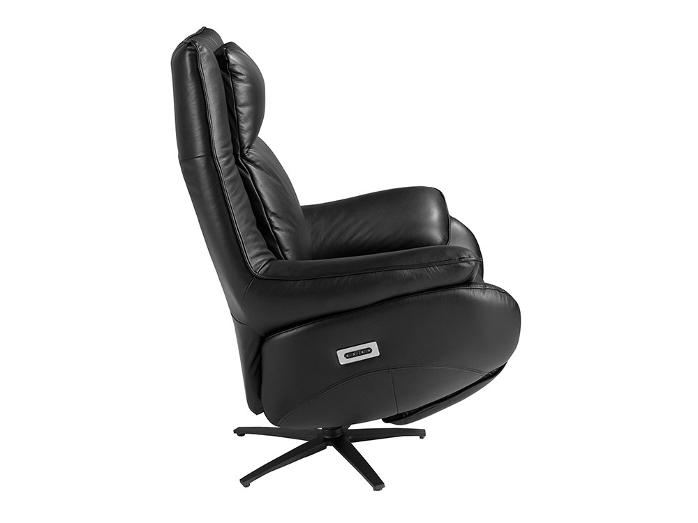 Tapizada en piel natural de origen vacuno en color negro, sillón 5124 de Ángel Cerdá