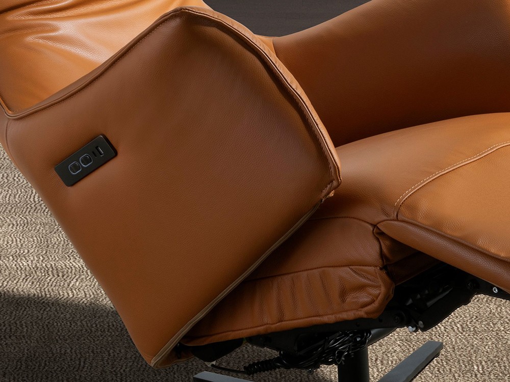 Detalle de la botonera con usb del sillón 5137 de Ángel Cerdá