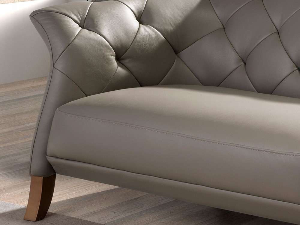 Tapizado en piel gris capitoné, sofá chester 6187 o 6188 de Ángel Cerdá