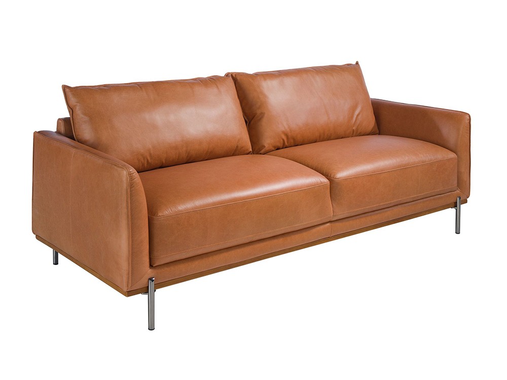 Sofá de tres plazas 6130 de Ángel cerdá tapizado en piel marrón