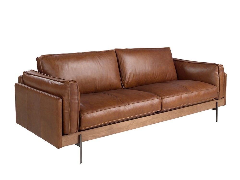 Sofá de tres plazas 6223 de Ángel cerdá tapizado en piel marrón tabaco