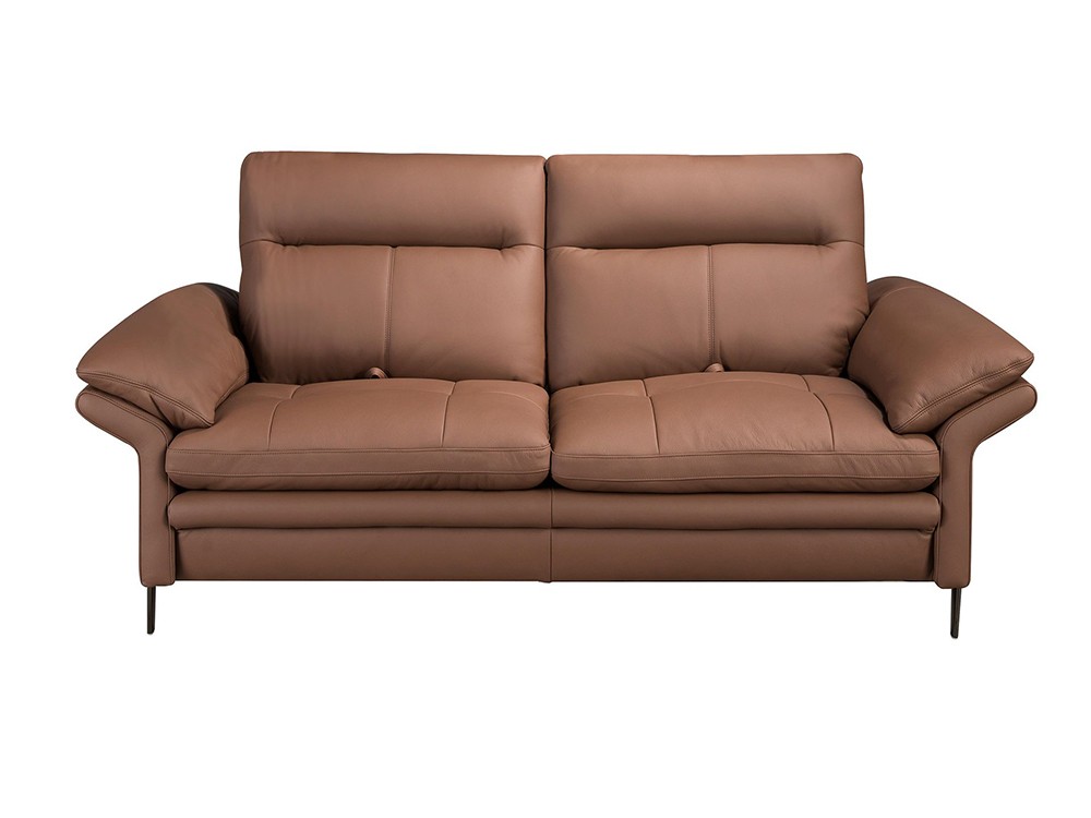 Confortable gracias a sus grandes cojines, sofá 6241 o 6242 de Ángel Cerdá