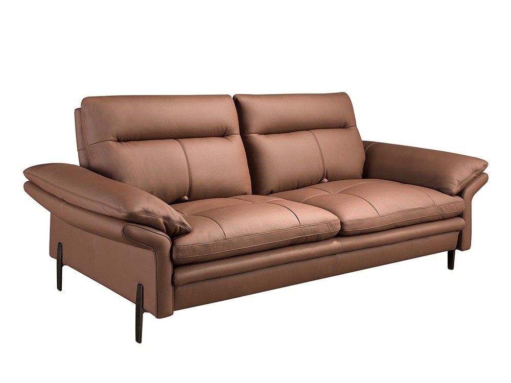 Sofá de tres plazas 6241 de Ángel cerdá tapizado en piel marrón