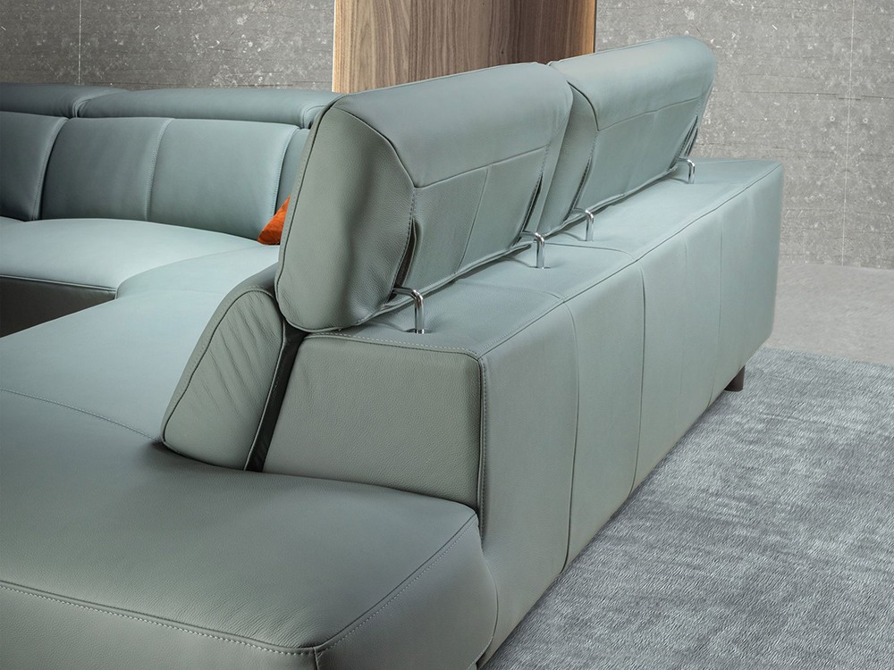 Detalle de los reposacabezas articulados independientes, sofá esquina 6252 o 6251 de Ángel cerdá