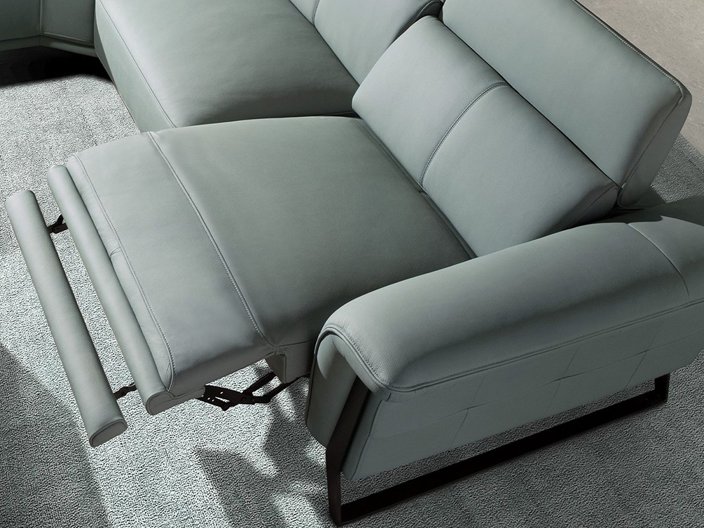 Detalle del tapizado en piel natural de origen vacuno de 1.25mm de espesor de Ángel cerdá