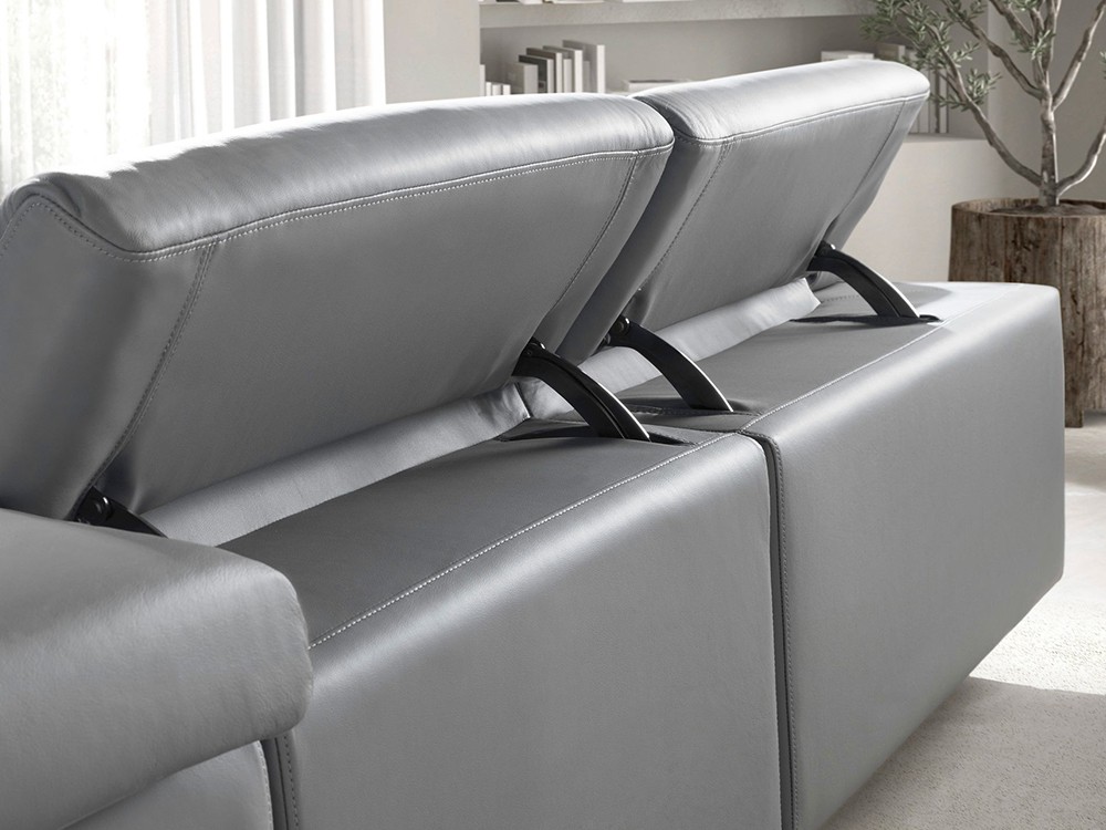 Detalle de los reposacabezas articulados independientes, sofá esquina 6217 o 6218 de Ángel cerdá