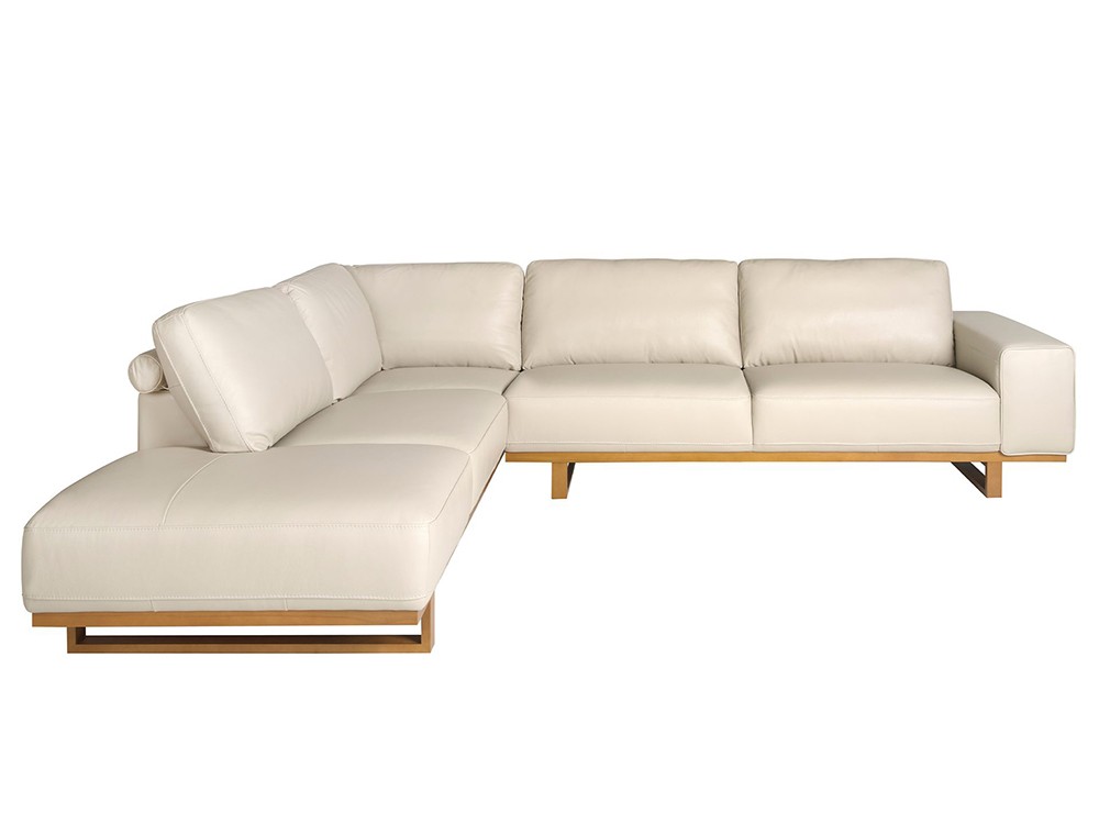 Sofá tapizado en piel natural de origen vacuno en color arena de 1.25mm de espesor