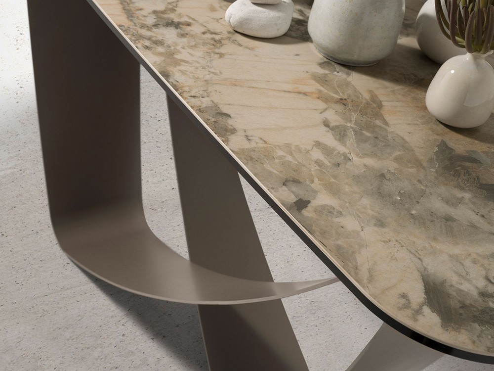 Detalle del sobre porcelánico de Ángel Cerdá, consola 3269