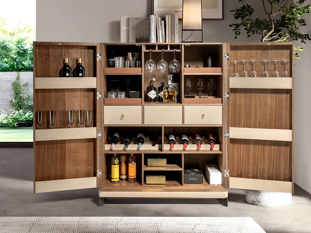 Interior del aparador con mueble bar 3276 de Ángel Cerdá