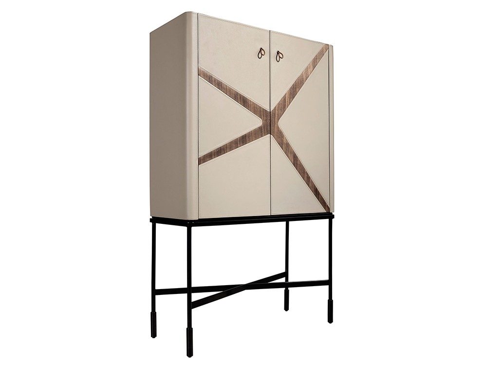 Aparador alto 3280 tapizado en piel visón de Ángel Cerdá