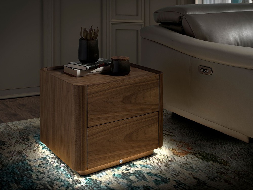 Luz led en la parte inferior con sensor, mesita 7165 de Ángel Cerdá