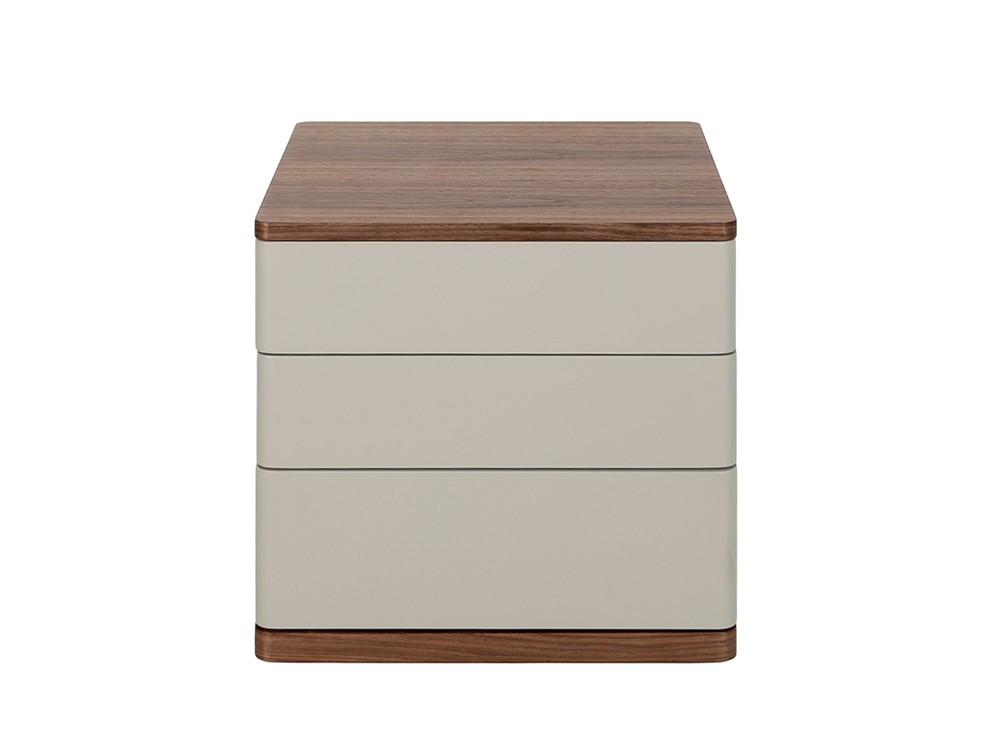 Tres cajones de distintas medidas para la mesita 7166 para dormitorio de Ángel Cerdá