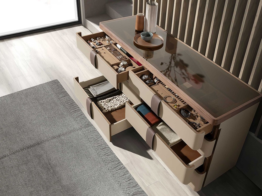 Cómoda con sobre de cristal y cajones superiores con compartimentos joyero 7203 de Ángel cerdá